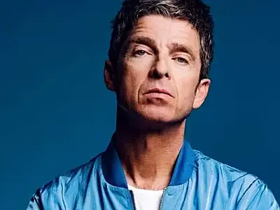 Noel Gallagher volta otimista em 'Council Skies', seu primeiro disco desde 2017