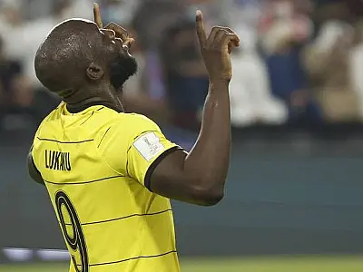 Chelsea tem dificuldades, mas bate Al Hilal e decide Mundial contra o Palmeiras