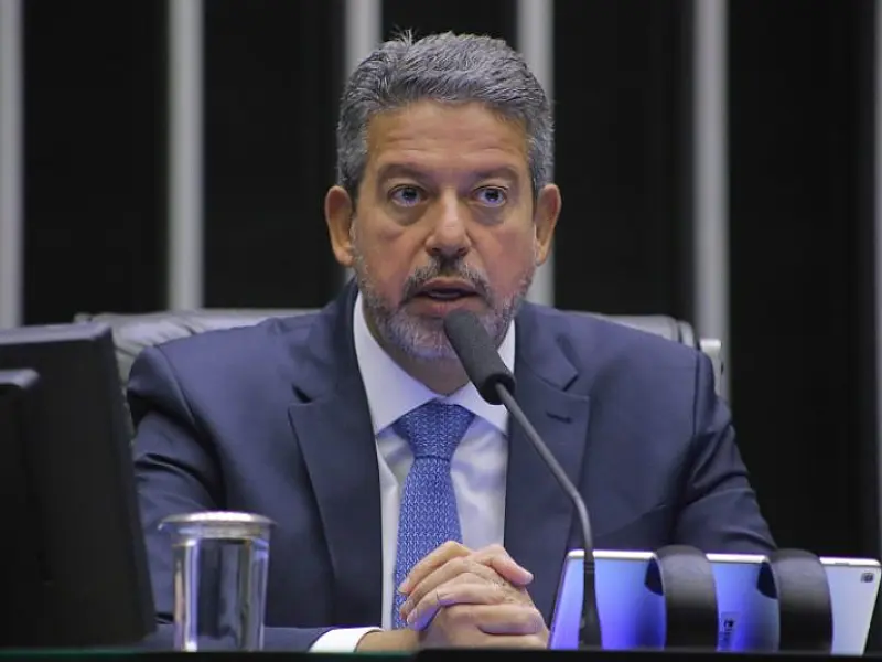 Agressão de deputado do PT e comportamento de bolsonaristas desmoralizam Congresso, diz Lira