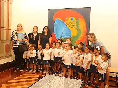 Alunos da UME Maria Helena Roxo visitam Pinacoteca Benedicto Calixto