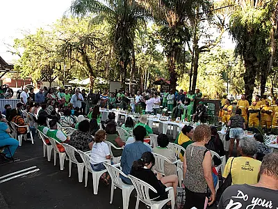 Funcionários e frequentadores do Jardim Botânico se unem em café da manhã especial
