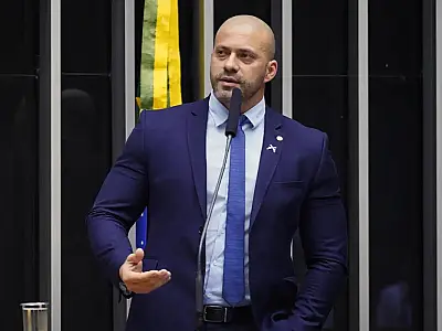 Moraes concede liberdade condicional a Daniel Silveira