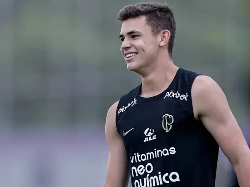 PSG compra Moscardo agora e empresta jogador ao Corinthians até junho