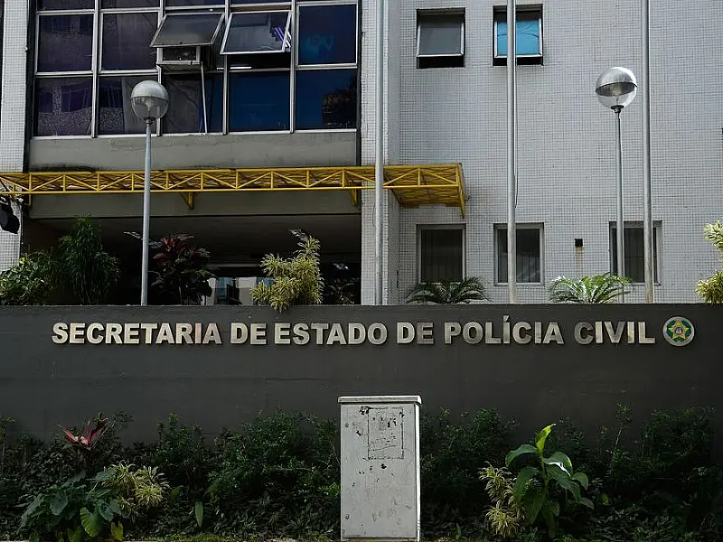 Polícia faz ação contra PMs suspeitos de tráfico de armas no Rio