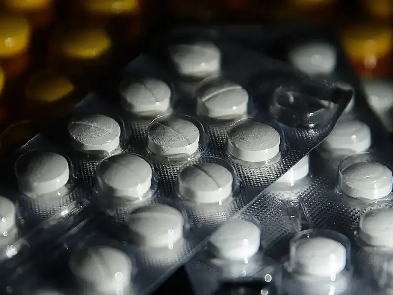 Juiz suspende norma que autoriza farmacêuticos a prescreverem remédios