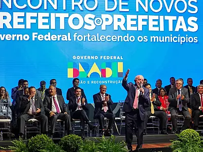 Lula diz que prefeituras são alicerce para que a União dê certo