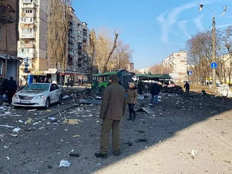 Bombardeio em Kharkiv deixa 6 mortos e 15 feridos, diz governo local