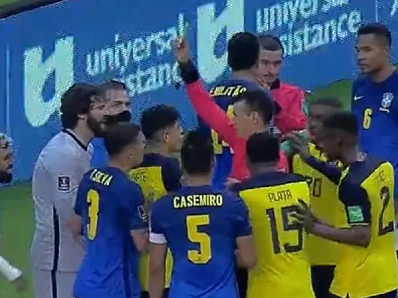Brasil empata com o Equador em jogo com arbitragem confusa