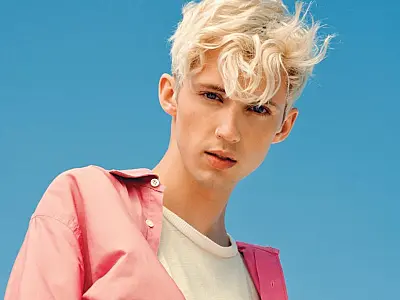 Quem é Troye Sivan, ícone gay que exala sexo na música e já foi Wolwerine