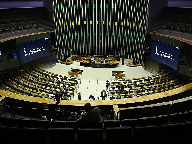 Falta de consenso adia votação da reforma tributária