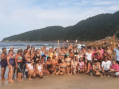 Praia do Guaiúba é cenário para atividades com mulheres da Usafa Vila Áurea