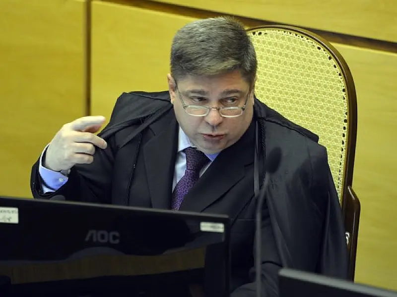 Ministro do TSE revoga censura ao Lollapalooza e responsabiliza partido de Bolsonaro