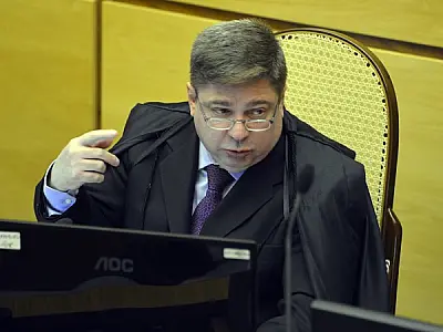 Ministro do TSE revoga censura ao Lollapalooza e responsabiliza partido de Bolsonaro