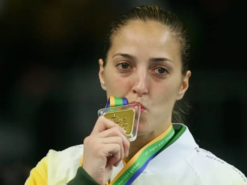 Danielle Zangrando relembra emoção de representar o Brasil em uma Olimpíada