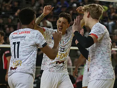 Após vitória na estreia, Time Praia Grande/SP enfrenta o Suzano Vôlei nesta sexta (5)
