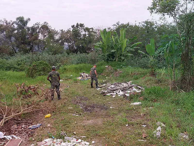 Força-Tarefa em Bertioga realiza autuação e apreende materiais em áreas de proteção ambiental