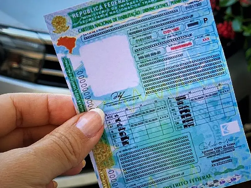 Carteira Nacional de Habilitação tem novo modelo a partir de hoje