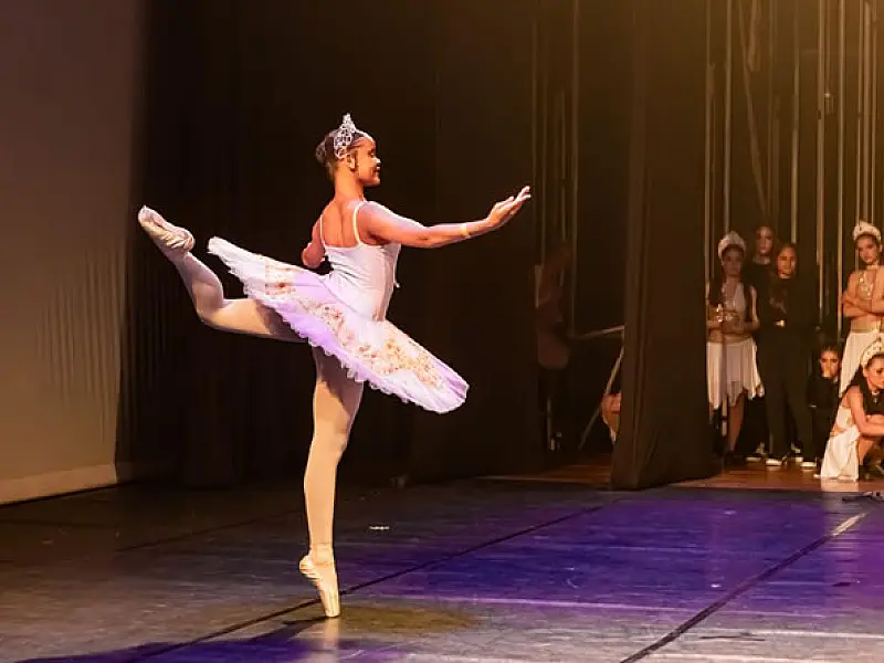 Bailarinos de Bertioga participam do XIX Troféu Internacional de Dança neste sábado (4)