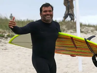 Surfista brasileiro, Márcio Freire morre após acidente nas ondas de Nazaré