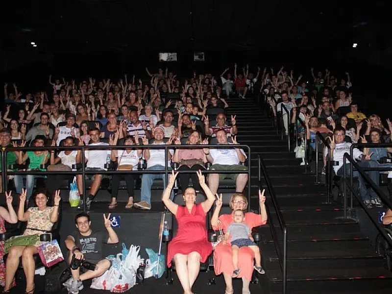 Cinezen Natalino 2025 celebra cinema, música e solidariedade na Cinemateca de Santos