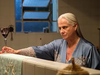 Vera Holtz protagoniza melodrama psicológico fraco em 'Tia Virgínia'