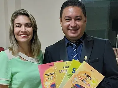 Professora da cidade de São Vicente recebe homenagem em cidade natal na Bahia