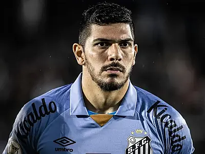 João Paulo perde força dentro e fora do vestiário do Santos após rebaixamento