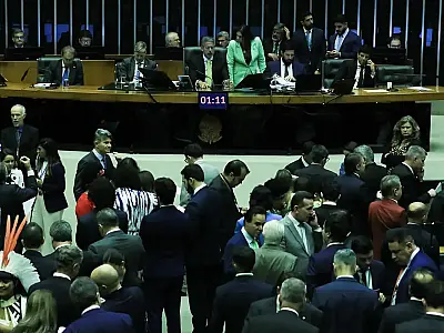 Relator muda regras na PEC do corte de gastos para supersalários