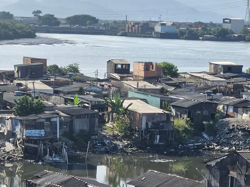 TCESP detecta áreas de moradia irregular em 42% das praias e rios de São Paulo