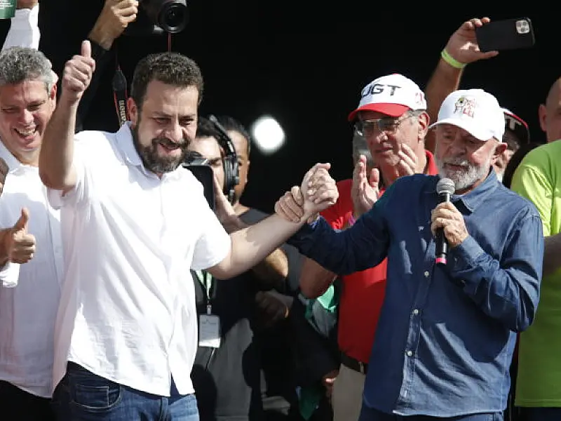 Lula intervém, freia rebelião e manda PT injetar dinheiro na campanha de Boulos