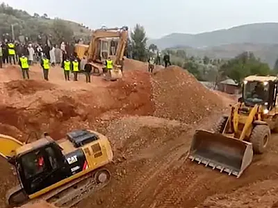 País se mobiliza para acompanhar resgate de criança presa há 5 dias em poço