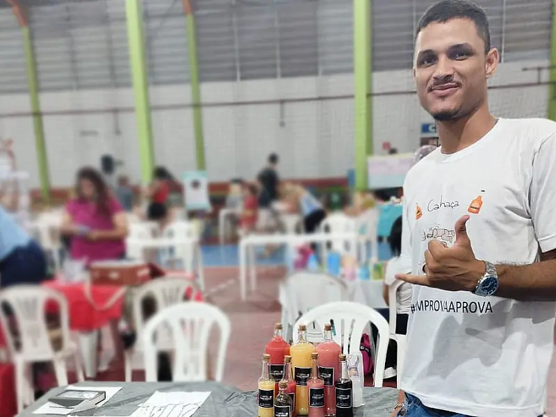 Jovem de Cubatão descobre amor por empreender vendendo bebidas artesanais