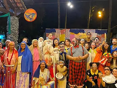 Teatro 'Rua da Amargura' reconta Paixão de Cristo em São Vicente