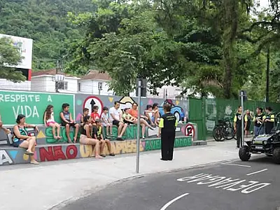Minicidade do Trânsito de Santos é opção de diversão e educação para crianças de férias