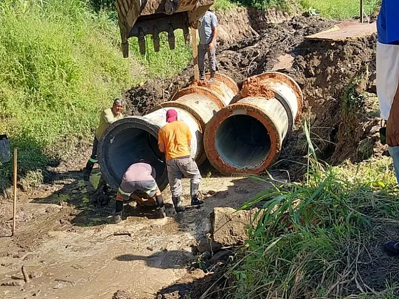 Prefeitura realiza obras de drenagem no Parque das Bandeiras, em São Vicente