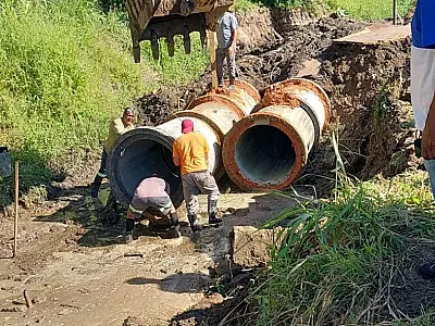 Prefeitura realiza obras de drenagem no Parque das Bandeiras, em São Vicente