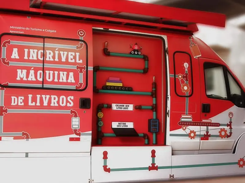 Máquina que transforma livro já lido em outro chega em Santos