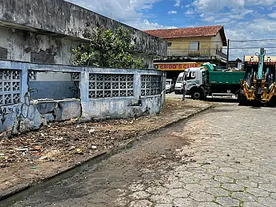 Prefeitura de Mongaguá realiza nova limpeza em terreno da Vila Atlântica