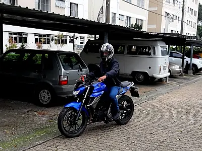 Emissão de habilitações para motociclistas na Baixada cresce 64% em março; só em Santos, 211%