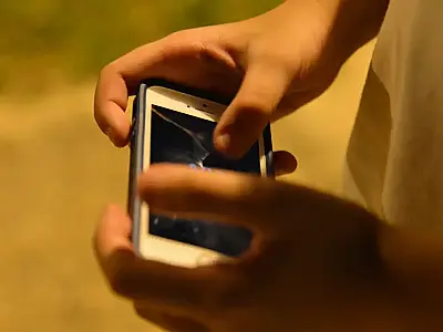 Três em cada dez crianças e adolescentes foram ofendidos na internet