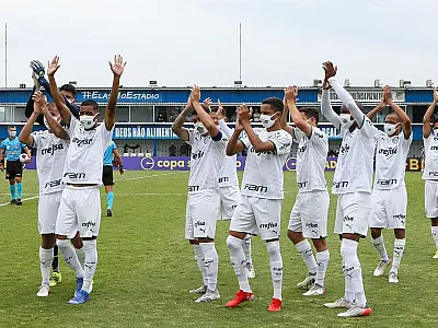 Palmeiras passa às quartas após eliminar Inter, atual campeão