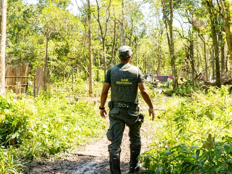 DOA realiza demolições em palafitas e reforça fiscalização noturna