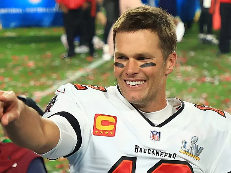 Tom Brady ganha prêmio no Oscar do esporte e cita Pelé