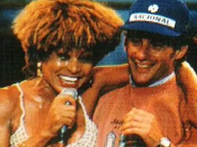 Fã de Ayrton Senna, Tina Turner fez homenagem especial para piloto em show