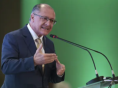 Reforma tributária é questão central para o governo, diz Alckmin