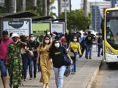 Uso de máscara na rua deixa de ser obrigatório em 5 estados e DF