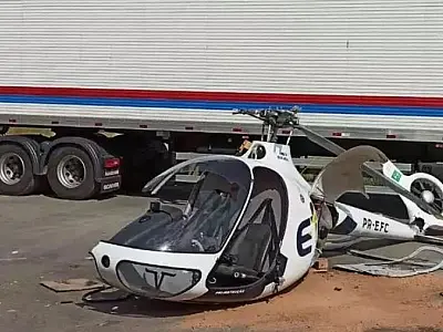 Helicóptero cai em Contagem (MG) e deixa duas pessoas feridas