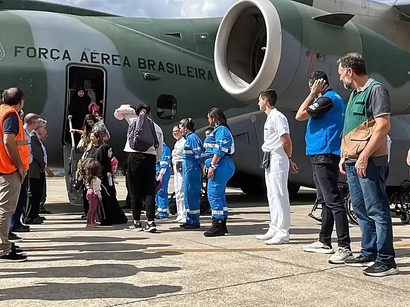 Sétimo voo da FAB com 82 repatriados do Líbano chega a São Paulo