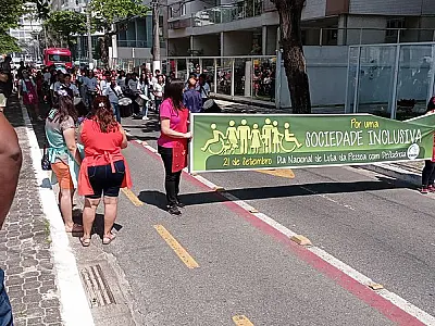 Caminhada marca mobilização em alusão ao Dia Nacional da Luta das Pessoas com Deficiência