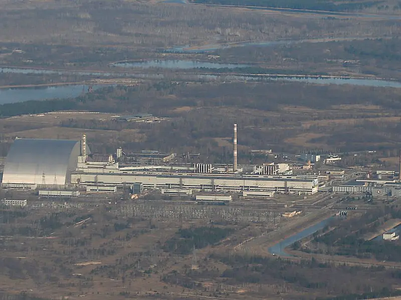 Ucrânia diz que Rússia capturou usina nuclear de Chernobyl